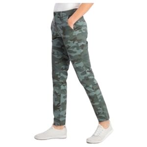 Size 8 Gap Girlfriend Camo Pants!